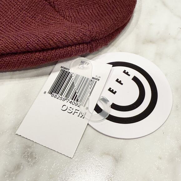 Neff Beanie Unisex‎ OS Logo Burgundy Knit Patch Winter Cuffed NEW - Picture 8 of 9